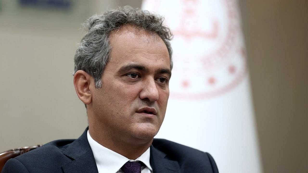 Bakan Özer: Öğretmenler İdari İzinli Sayılacak!